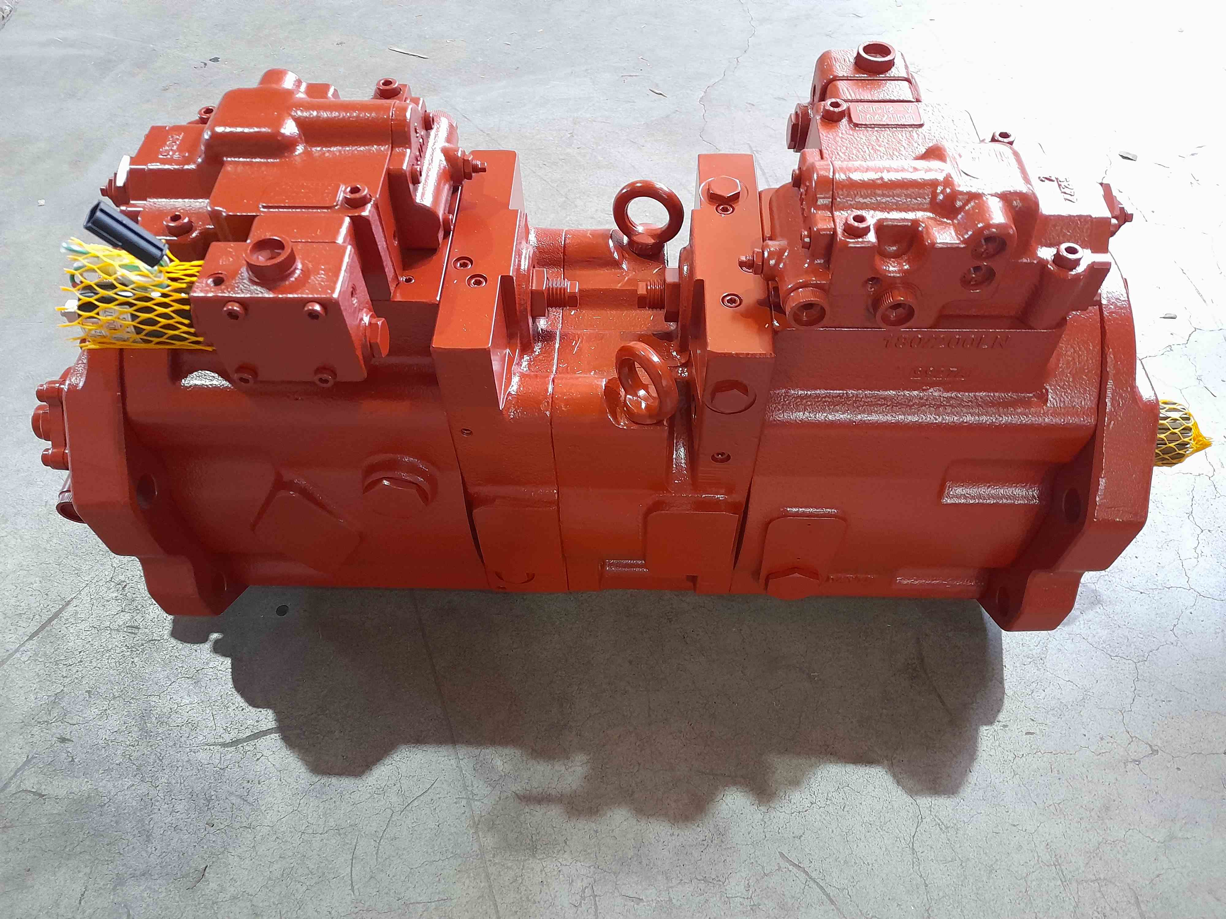 Насос гидравлический K5V200DTH-9C0Z R450LC-7 CCHC для спецтехники Насос гидравлический K5V200DTH-9C0Z R450LC-7 CCHC для спецтехники