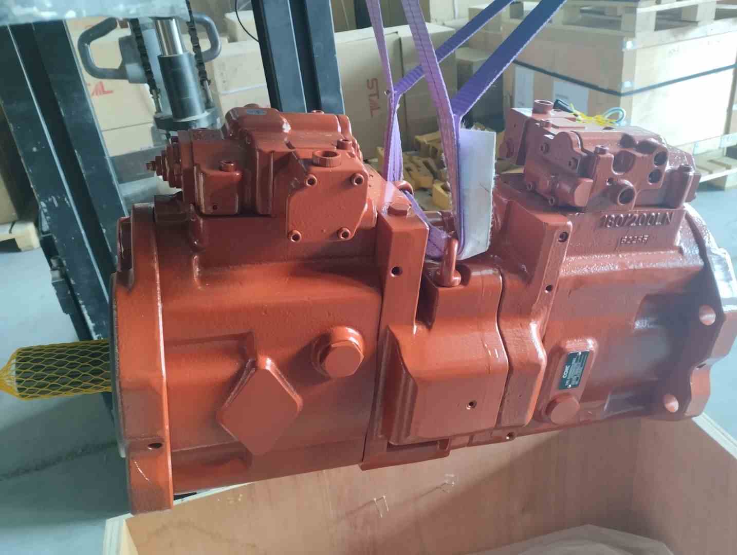 Насос гидравлический K5V200DTH-9N2Z R520LC-9 CCHC для спецтехники Насос гидравлический K5V200DTH-9N2Z R520LC-9 CCHC для спецтехники