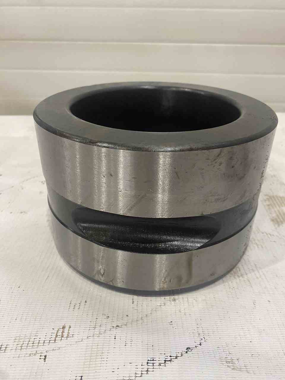 Втулка нижняя BR1250BS/H/8-2 Black Rock для спецтехники Втулка нижняя BR1250BS/H/8-2 Black Rock для спецтехники